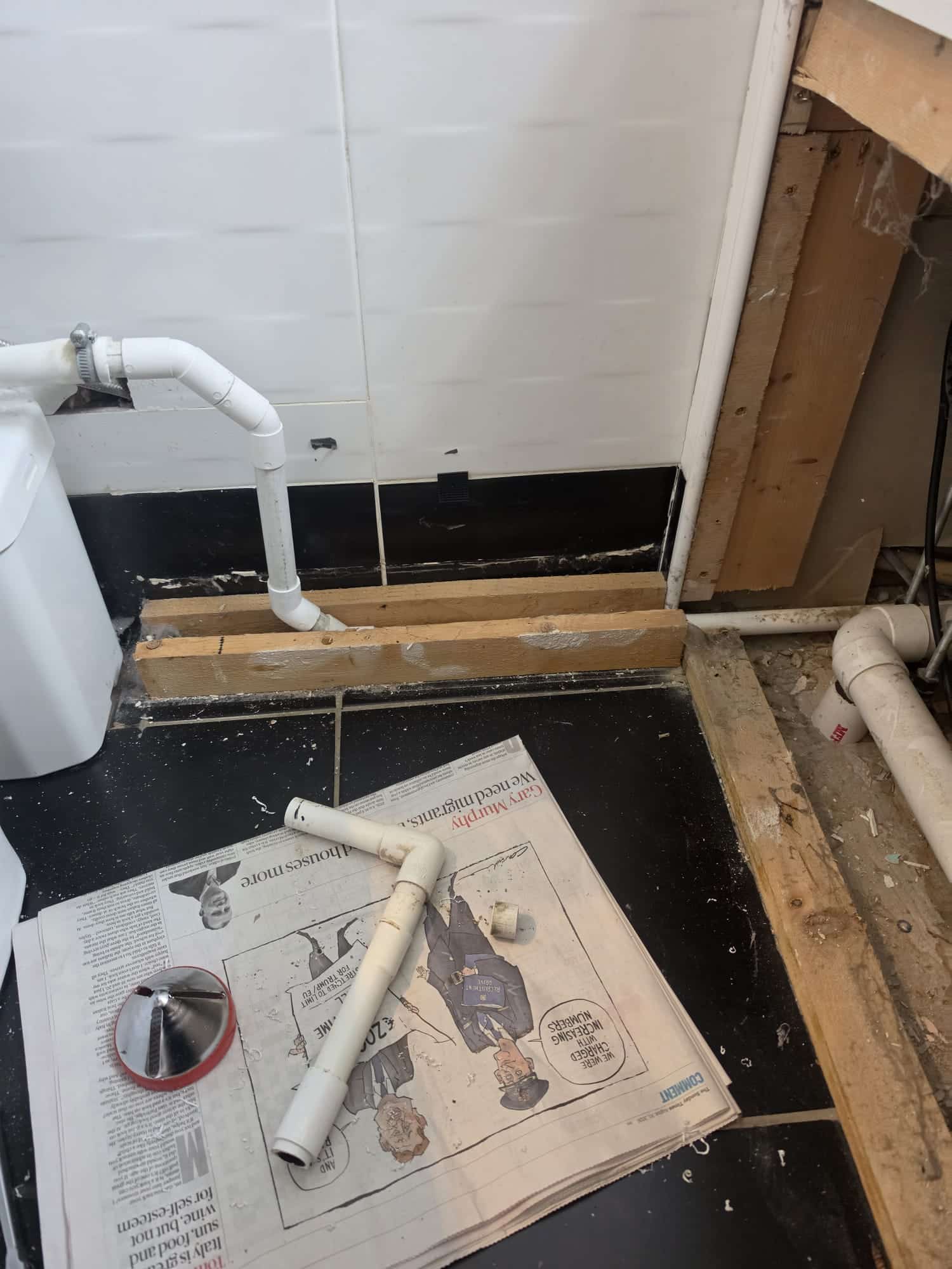 Emergency plumber in Dublin 12 at work on an urgent plumbing fault